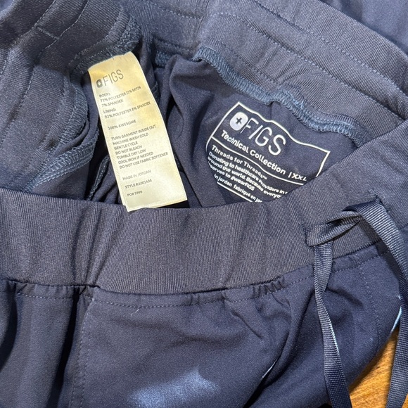 Figs Deep Blue Medical Scrub Set - Picture 9 of 9